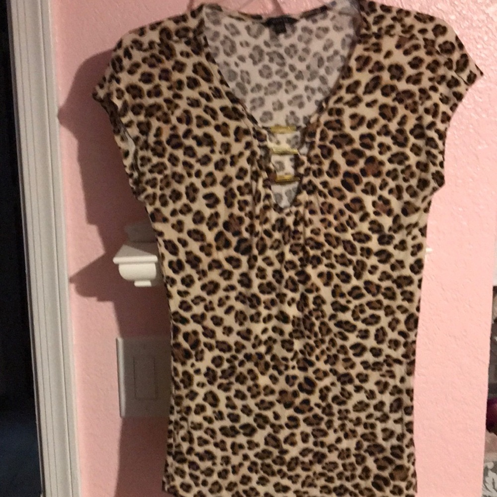 Guess stretch top